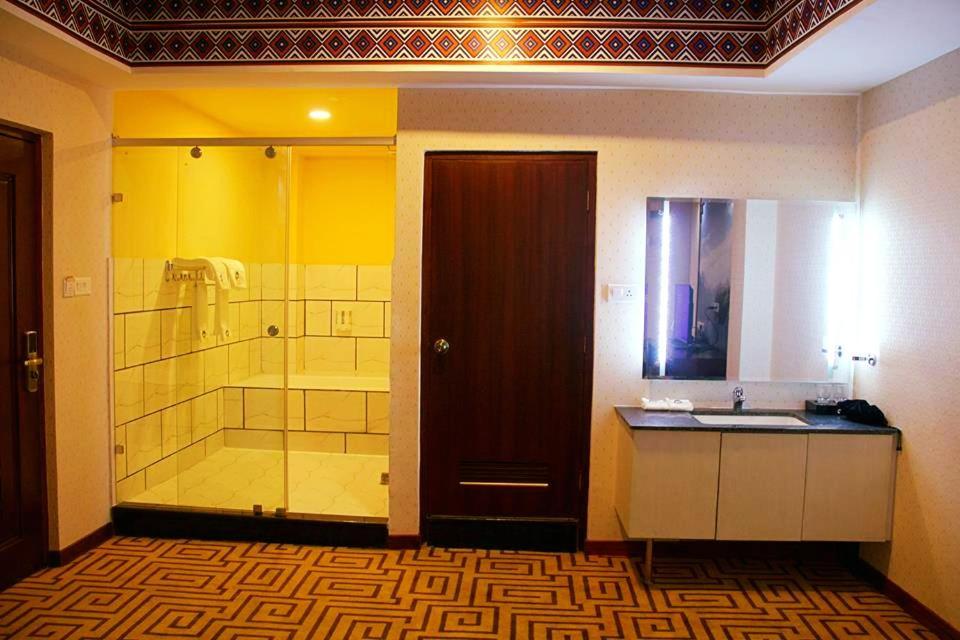 Kamalashi Boutique Inn Катманду Экстерьер фото